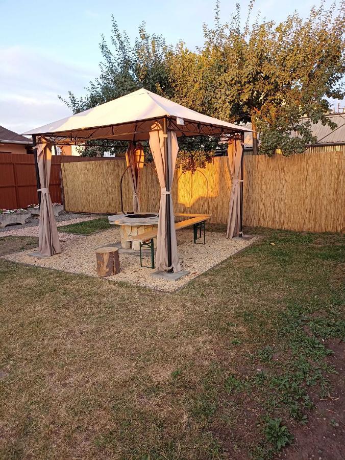 Marcell Apartman Hajduszoboszlo Luaran gambar